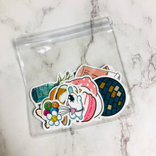 Cargar imagen en el visor de la galería, Bolsitas Dana con sticker
